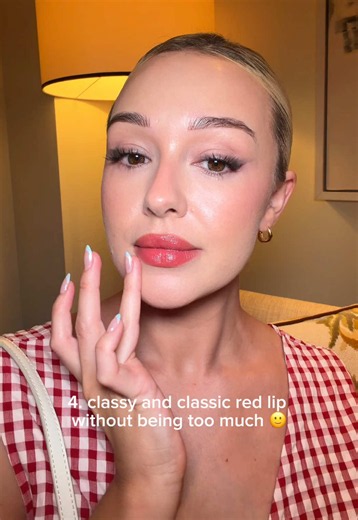 Red Lip Look: Elizabeth Arden 8 Hour Sheer Tint Berry