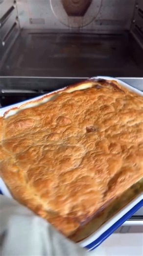 Joe Wicks on Instagram: "Easy chicken and leek pie 🥧 Such a delicious winter recipe. Will you make this one?"