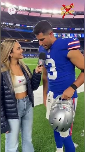 New York Giants Kicker kicks ground, misses field goal.