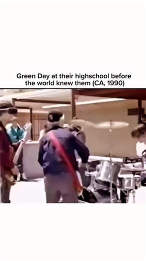 Green Day in 1990 before anyone knew them 🤯 artistformula.com #artistformula #music #newmusic #song #songwriter #musician #livemusic #greenday #musicmarketing | Artist Formula