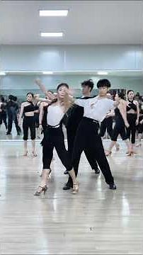 That's it, the unique youthful style of national standard dancers
