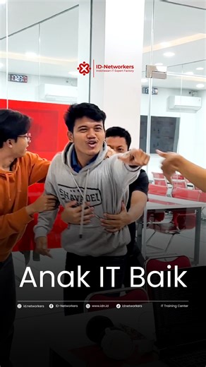 IDNetworkers on Instagram: "lembur mulu kata gua mending SPV nya aja suruh lembur ㅤ #ITnetworking #anakIT #TeknikInformatika #anakITNetworking #Teknik"