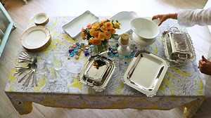 #Eid and dawats go hand in hand, especially considering the festivities of Eid would mean nothing if not for family gatherings. This Eid, #TheCurrent helps you set up your Eid table so you can impress all your phuppos, khalas and chachis. Video in collaboration with: https://www.facebook.com/forfoodssakepk/ | The Current