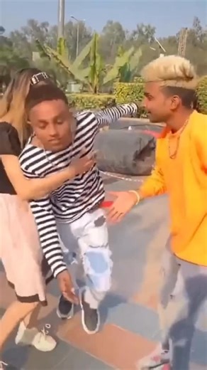 Husky dogesh bhai on Instagram: "Chalak boyfriend 🧐🧐🧐"