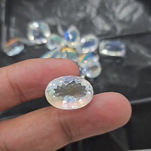 Look at this 15 Carat flawless Rainbow Moonstone! #rainbowmoonstone | Labradorite KING