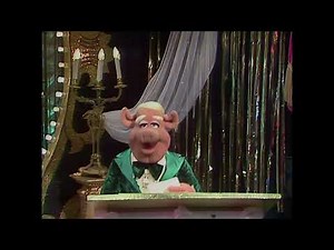 The Muppet Show - 412: Phyllis George - Stunt of the Year Award (1979)