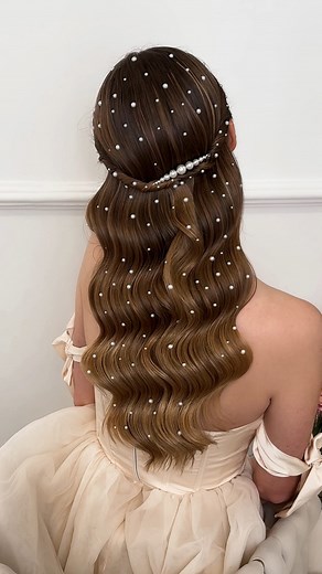 Anastasiia Larionova | Makeup | Hair tutorials | Valencia 🇪🇸 on Instagram: "Hairstyle tutorial 🕊️ One of the most favorite hairstyles is the wavy twist. This hairstyle was made using a curling iron with a diameter of 25 mm. This hairstyle will be an excellent option not only for the bride on her wedding day, but also just for a holiday. Watch, save, learn 🤍 #makeupvalencia #hairvideos #hairvideo #hairtutorial #hairideas #hair #hairstyle #haireducation #hairfashion #hairstylist #hairdresser #