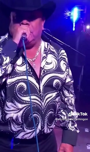 ASÍ NO MÁS SU COMPA SACRA