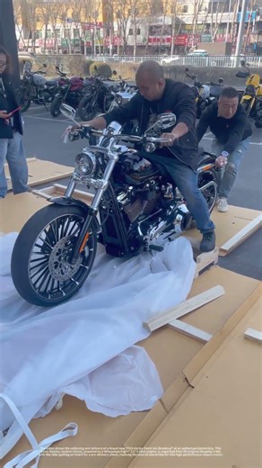 Unboxing the 2026 Harley-Davidson Breakout | Milwaukee-Eight 117 Factory Custom Cruiser