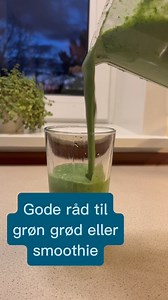 TIPS TIL DIG, DER LAVER GRØN SMOOTHIE ELLER ”GRØN GRØD” Det er blevet populært at blende grøntsager (friske og frosne) sammen med frugt (fx frosne bær) og friske krydderurter 🥦🍏🌿 💡 Fødevarestyrelsen har fire tips, hvis du blender smoothies og grød: 1️⃣ Skyl altid frisk frugt og grønt - også grønkålen, spinat, spirer og friske krydderurter som mynte eller basilikum. 2️⃣ Følg producentens anvisning på pakken af frosne varer, fx råd om opvarmning. 3️⃣ Kog de færdigpakkede frosne bær fra superma