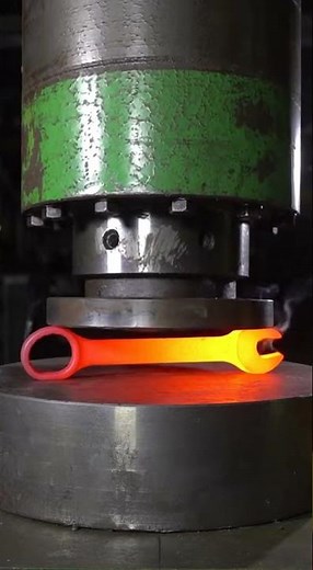 1000°C Red-Hot Steel Spanner vs Hydraulic Press 🔧🔥 | Extreme Crush Test