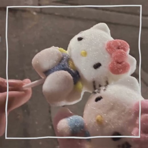 Why are you so obsessed with hello Kitty#hellokitty￼