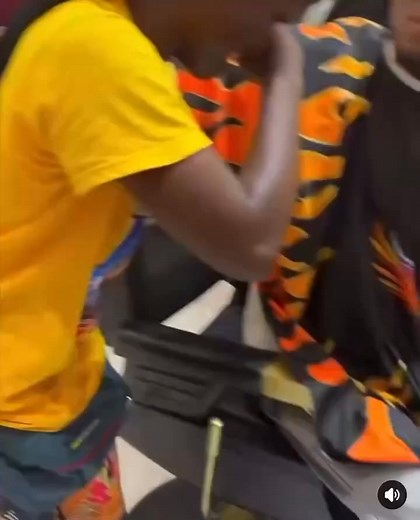 It was a deeply emotional moment at the number one salon in Liberia — Tuzee Salon. She couldn’t hold back her tears upon seeing Christoph The Change for the first time. In the end, both shared tears, a heartfelt connection that spoke louder than words. #TuzeeSalon #Liberia #SurecaseLiveGeez #SurecaseBlog | SURECASE LIVE GEEZ