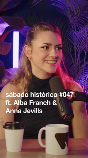 🤸🏻‍♀️ El último episodio de sábado histórico salió bailongo gracias a la visita de dos de las chicas que más lo están rompiendo en la escena madrileña. @Alba Franch y @Anna Jevills se pasan por nuestros micros para charlar acerca de su evolución artística, próximas metas, repasar la actualidad de nuestra querida industria… ¡y mucho más! 🎶 📲 sábado histórico #047, el podcast de música electrónica de Wololo Sound, ya disponible en YouTube y Spotify 👉 LINK en BIO