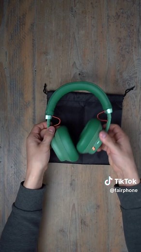 Unboxing the hew Headphones by Fairphone. The Fairbuds XL. 🎧 What makes our headphones unique? They’re created with the same values used to make all of our devices - focus on repairability, people and planet. Priorities that are unique in the industry. #fairphone #fairbudsxl #sustainability #electronics #noisecancelling #unboxing #headphones