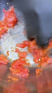 4.7M views · 65K reactions | Nakaochi Tuna Bowl Rich and delicious ■ Ingredients -Bluefin backmeat -Natto,fermented soybeans -White sesame oil -Soy sauce -White sesame seeds -Sugar -Shiso leaves -Egg -Steamed rice -Hojiso flowers | Chef Hiro | Facebook