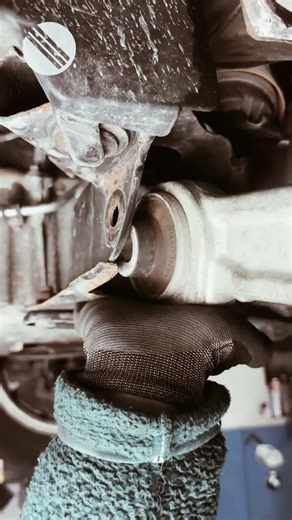 One wrong bolt and this strut goes through your hood #workshop#repair28#mechanic#fblifestyle