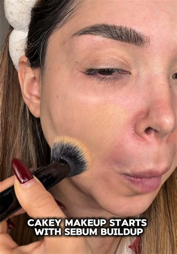 Same makeup. Different prep. Bean Essence before makeup for a smooth, seamless base ✨ @mixsoon #mixsoon #beanessence #glassskin #makeuphack #tiktokshopjumpstartsale