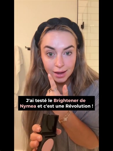 Offrez à votre regard un soin éclat qui fait vraiment la différence ✨ L’Under Eye Brightener de Nymea Paris ne se contente pas de camoufler, il prend soin de votre contour des yeux jour après jour. • Hydrate et apaise les peaux sensibles • Atténue l’apparence des cernes et des poches • Lisse visiblement la zone sous-oculaire au fil du temps Votre secret beauté soin, enfin réuni dans un seul geste 🌿💖 | Nymea