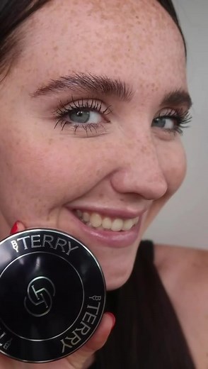 Flawless Skin with Hyaluronic Pressed Hydra-Powder | Makeup Tips