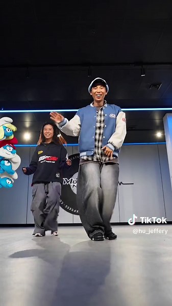 SMURFS Dance Challenge: Fast Footwork Fun!