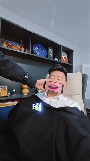 Inside Cheery's: Xiao Zheng & Lao Zhang's Managerial Insight