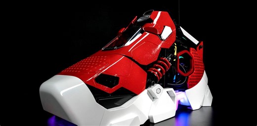 39万円のスニーカー（RTX 4060入り）