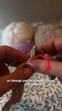 Crochet Crash Course Day 7: How to turn your work and keep your edges straight #crochet