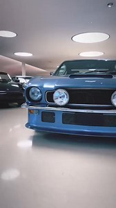 We’re feeling good 💙 Exquisite Classic Automobiles 🚘 #V8 #Auto #Fy #Oldtimer #Vantage #DBS #Fyp #Brummen #Cars #AstonMartin #Blue #GalleryAaldering | 3Below Opedia