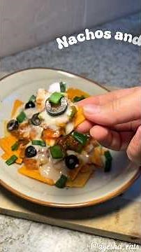 Nachos and salsa recipe with cheesy sauce