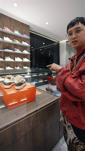 15K views · 77 reactions | DESIGNER BRAND SNEAKER COLLECTION! GRABE TO!  Visit us at; Active Fun Building BGC near Nike Highstreet Shoppesville Greenhills Ayala Center Cebu One Ayala Makati Zamboanga At KCC Mall Molito Alabang Download Our AfterMarket App, Available at Apple App Store and Google Play Store https://aftermarket.ph #LV #Sneakercollection #offwhite | AftermarketPhilippines | Facebook