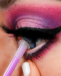 Transforming into Elsa from Frozen ft. special guest Olaf!⛄ | Beauty Hacks Original