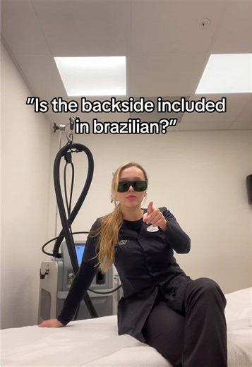 Hos oss ingår alltid baksidan när du gör en brasiliansk behandling, vi tar hand om hela området! 🫶🏻✨ När du bokar laser hos oss kan du lita på att varje laserbehandling utförs med omsorg och modern teknik för effektiv laser hårtborttagning även på känsliga områden. Välkommen att boka din tid, vi tar hand om dig hela vägen! 🌸✨ #laser #hårbortagning #skincare #hudvård #laserhårborttagning