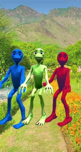 Big alien chase T-rex chasingpart-81#sorts #alien#YouTube#alien #alien#dinner