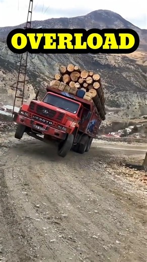 EXTREME TRUCK, TRUCK HAS DIFFICULTY CLIMBING