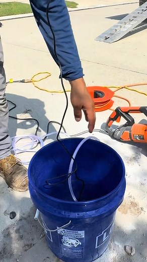 VEVOR Electric Concrete Saw, 16 in, 3200 W Motor Circular Saw Cutter with Max. 6 in Adjustable Cutting Depth, Wet Disk Saw Cutter Includes Water Line, Pump and Blade, for Stone, Brick | VEVOR Home Improvement | Facebook