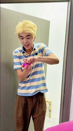 Why did Barbie's hair turn pink#barbie #barbiegirl