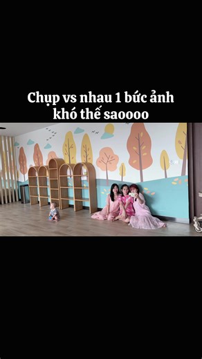 Làm một bà mẹ bỉm sữa full time chắc zui nhất là kiếm dc thêm cho con vài người bạn và mẹ cũng thế 🤣 #Moniu👶🏻 #embedangyeu @Ann n David @Bami say hi🥖