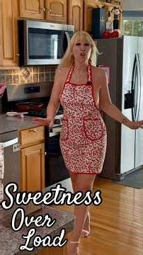 Sweet Banana Crepes Dessert Dream #crepes #bananadessert #foodie #caramel #howto #cookingshow