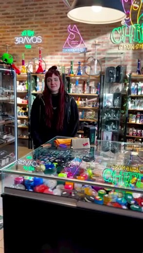 🚀🪨🌱 RAW Hydrostone 🌱🪨🚀 La piedra humidificadora de RAW es pequeña pero eficaz. Hecha en terracota natural. Sirve para mantener o recuperar la humedad de tu tabaco o hierba. Cómo se usa?? 🤔 Deja que esta piedra se empape en agua durante 5 minutos, y luego de secar el excedente de agua, colocala donde lleves tu tabaco o hierba. Y super importante! Es reutilizable! 🚀 🤜🏼💥🤛🏽 🌱🪨🚀🌱🪨🚀🌱🪨🚀🌱🪨🚀🌱🪨🚀🌱🪨🚀 #raw #piedra #news #novedad #grow #chillgrowshop #chill #chilling #desing #di