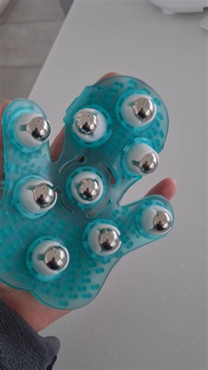 Watch Review&colon; Palm Shaped Hand Massager With Roller Balls on Amazon Live