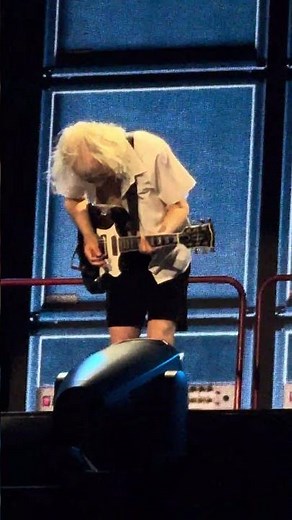 ⚡🎯 AC/DC stay explosive live – Angus Young keeps the outfit, age sparks reactions #ACDC