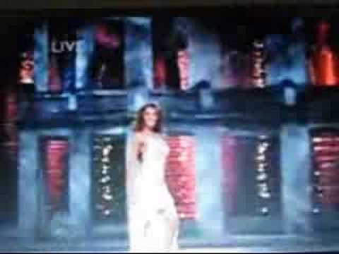 Miss USA Crystle Stewart falls in Miss Universe 2008