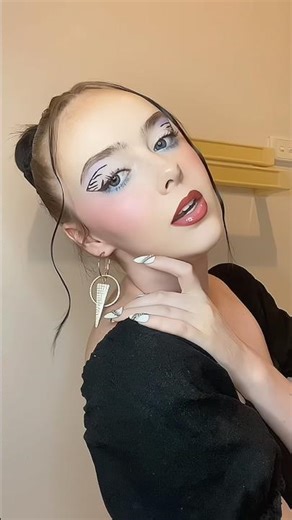 Zara Larsson makeup 🦋💜 #makeup #beauty #fyp #grwm #grwmshorts #makeupshorts #beautyshorts #shorts