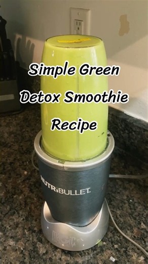The BEST Green Detox Smoothie Recipe 🥬🥤 | Easy, Healthy & Refreshing Green Smoothie