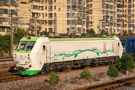 【中国铁路】大同厂新一代永磁电驱动实验机车HXD2D0001 X355鹰潭东-赣州东