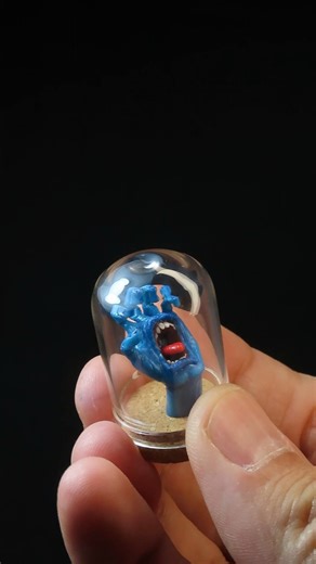 The Screaming Hand ✋🏼 Santa Cruz Skateboards 🛹 ...#tinythings #santacruzskateboards #miniature