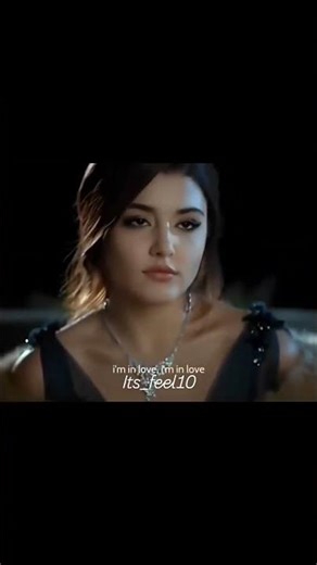 He fell in LOVE instantly! #HandeErçel #BurakDeniz #HayMur #shorts