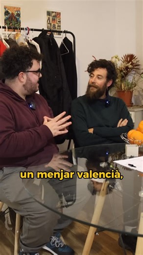 joan sánchez 🌻 on Instagram: "ja fa unes setmanetes que va eixir “primer moviment”, el nou disc de @romanticdimoni. 😈 i jo, que volia unir-me al comando, vaig aprofitar per a xarrar un poc amb carles, líder del projecte, de la filosofia de ro.di i del seu sentit en tot este món. 🥵 i, ja que estem, hem aprofitat per a riure’ns un poc, que també va guai. 🤓 i tu? què opines d’este nou dimoni romàntic? 🫵🏻 #entrevista #romanticdimoni #musicaenvalencia música"