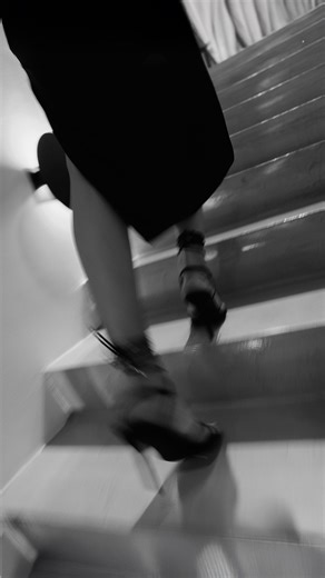 MARKOVA on Instagram: "¿Shorts, vestidos o pantalones? No importa de que team seas, siempre tenemos una opción de noche esperándote. Look #01 Top Leticia | 𝟤𝟢% 𝘰𝘧𝘧 Blazer Michelle | 𝟥𝟢% 𝘰𝘧𝘧 Short Wellio | 𝟤𝟢% 𝘰𝘧𝘧 Sandalia Camila | 𝟤𝟢% 𝘰𝘧𝘧 Look #02 Vestido Michelle | 𝟥𝟢% 𝘰𝘧𝘧 Sandalia Camila | 𝟤𝟢% 𝘰𝘧𝘧 Look #03 Top Saggita Pantalón Michelle | 𝟥𝟢% 𝘰𝘧𝘧 Sandalia Camila | 𝟤𝟢% 𝘰𝘧𝘧 Encontrá la colección SS26 en markova.com. Shop now!"